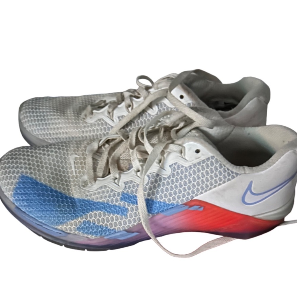 Nike Metcon 7 1/5 pink, blue, white, cross train shoes